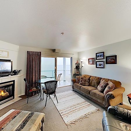 New Listing! Bay-View Beauty With Private Balcony Condo 링컨시티 외부 사진