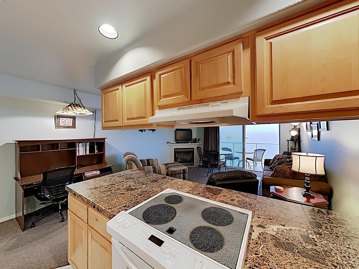 New Listing! Bay-View Beauty With Private Balcony Condo 링컨시티 외부 사진