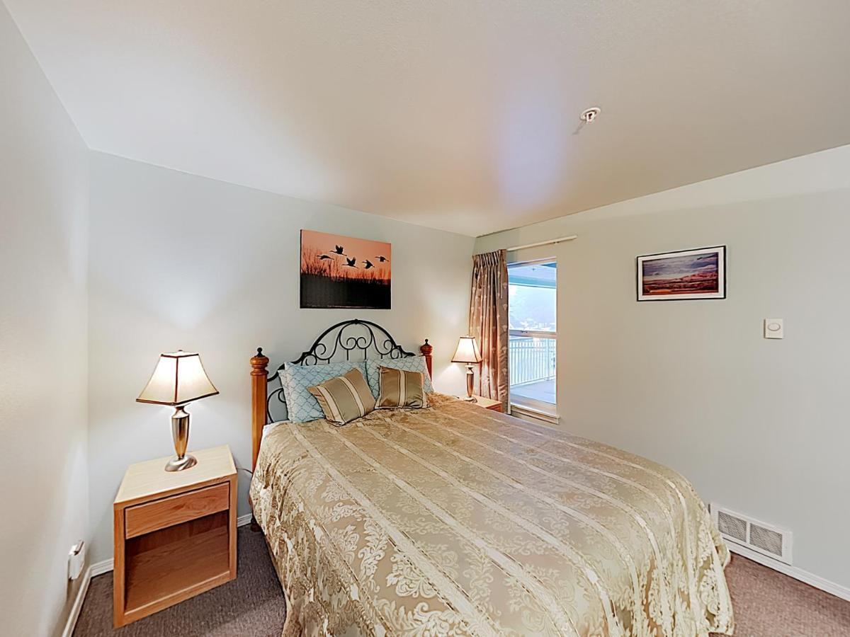 New Listing! Bay-View Beauty With Private Balcony Condo 링컨시티 외부 사진